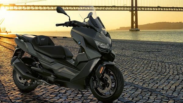 When launched, expect the new 2021 BMW C 400 GT to be priced around  <span class='webrupee'>₹</span> 6 lakh (Ex-showroom).