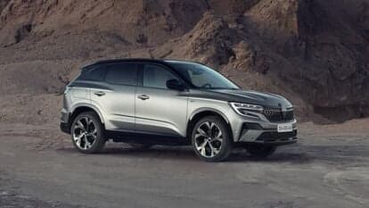Renault has unveiled its new compact SUV Austral for global markets.