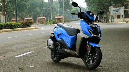 The Hero Xoom looks sporty and is quick to grab your attention with its H-shaped LED DRLs and sharp lines