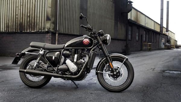 The BSA Gold Star Shadow Black colourway made its debut at Motorcycle Live 2023 in the UK