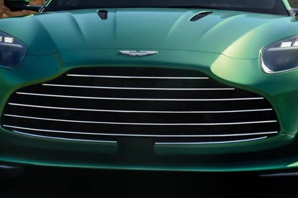 Aston Martin DB12 Grille