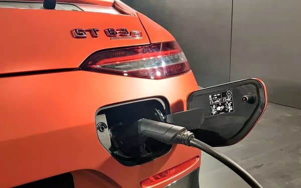 Mercedes-Benz AMG GT 63 S E Performance Charging Portable