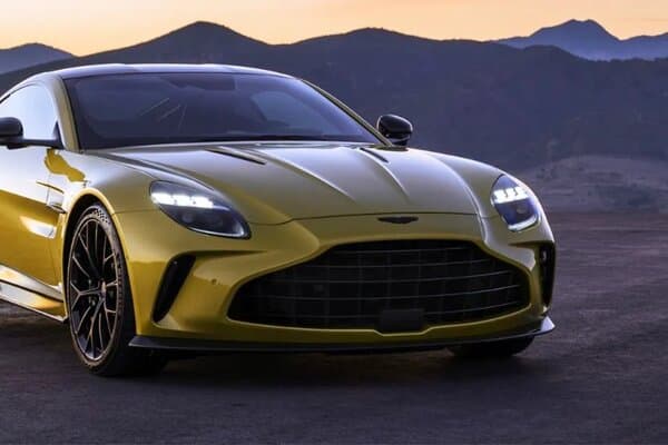 Aston Martin Vantage Grille