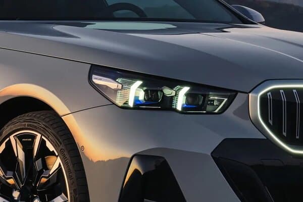 BMW 5 Series 2024 Headlight