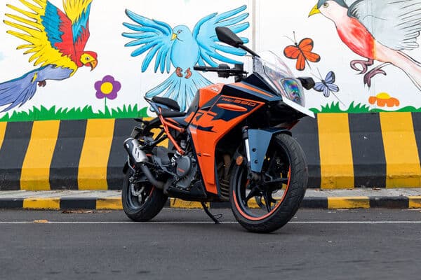 KTM RC 390 Right View