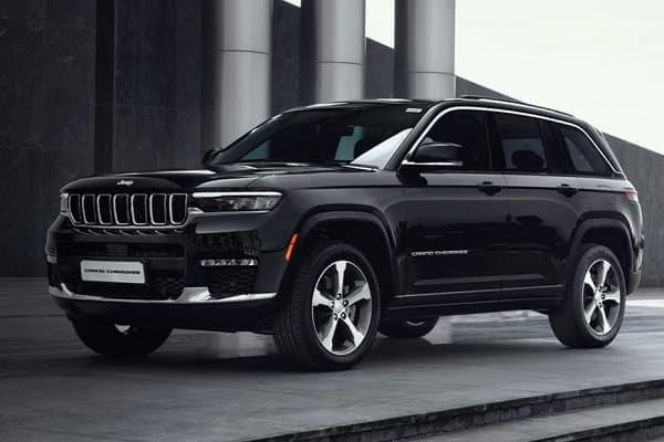 Jeep Grand Cherokee Front Left Side View