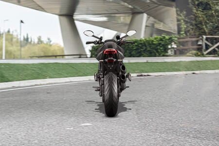 Ducati Monster 1630603543704