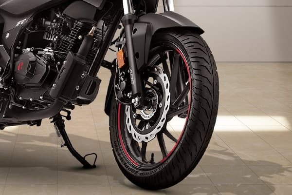 Hero Xtreme 160R Front Tyre View