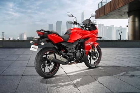 Hero Xtreme 200S [2020-2023] Rear Right View