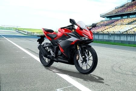 Honda CBR150R Front Right View