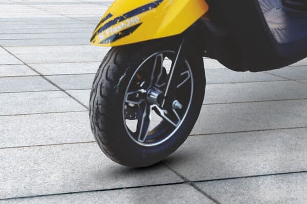 Seeka SFlash250 Front Tyre View