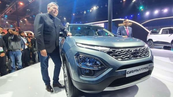 Video: Tata launches Gravitas at Auto Expo 2020