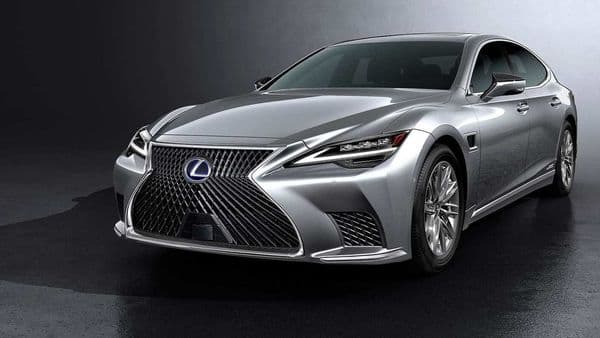Lexus has taken the covers off the new LS luxury sedan. It is likely to be launched in Japan by the end of this year.