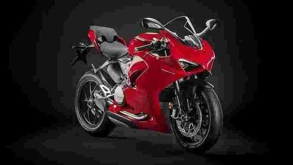 Ducati Panigale V2 is a successor to the Panigale 959.