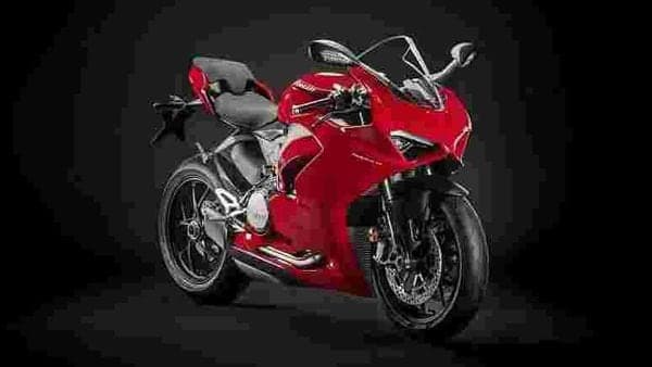 Ducati Panigale V2 is a successor to the Panigale 959. 