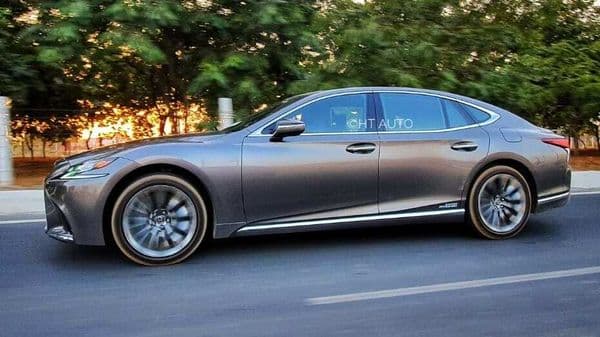 While a Lexus is almost always best experienced in the back seat, it would be a shame not to be behind the wheels of this luxury offering from the Japanese car maker. (HT Auto/Sabyasachi Dasgupta)