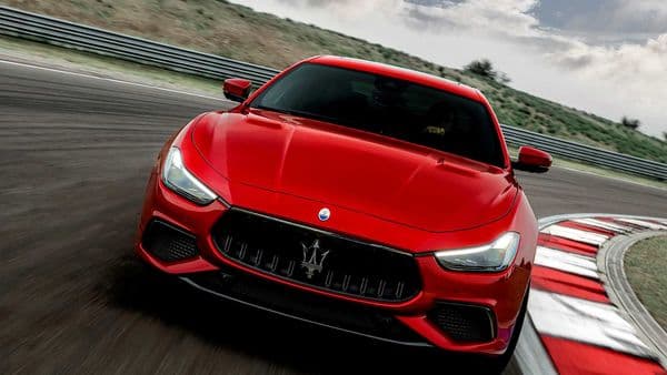 Maserati Ghibli 2021 seeks to further build on its image of being a capable luxury sports sedan.