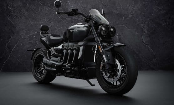 Triumph Rocket 3 R Black features an all-blacked out theme on the outside.