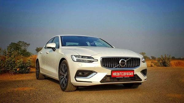 The front profile of the S60 is marked by the typical Volvo inscription grille with the trademark diagonal badge. The Thor hammer LED head lights with auto-bending feature sit smart on either side.