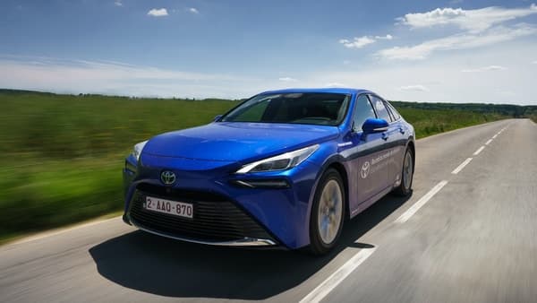 Toyota Mirai crosses 1,000 kms to break world distance record for a hydrogen vehicle