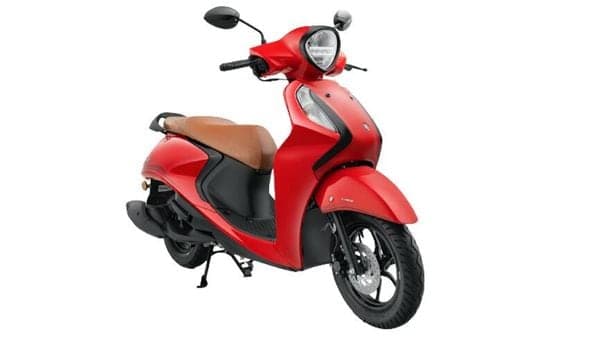 2021 Yamaha Fascino 125cc scooter unveiled in India.