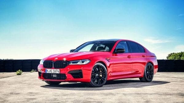 BMW M5 Competition performance sedan is powered by a V8 engine with M TwinPower Turbo Technology that can generate 625 hp of power and 750 Nm of peak torque.