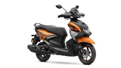 The new Yamaha RayZR 125 Fi and Street Rally 125 Fi are available in an overall choice of seven colours.