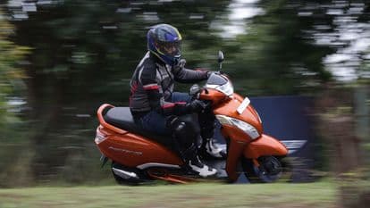TVS Jupiter 125 scooter was launched at a starting price of  <span class='webrupee'>₹</span>73,400 (ex-showroom, Delhi).