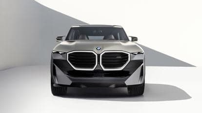 BMW Concept XM features a V-8 engine combined with electric motors to deliver 750 hp and 1,000 Nm of torque.