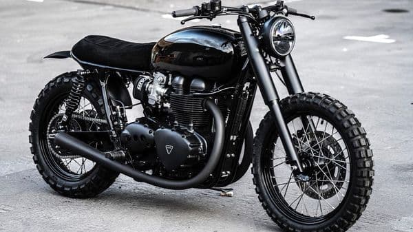 The Triumph Bonneville Type 20 comes with a seven-inch round LED headlamp with classic styling. (Image: Facebook/AutoFabrica)