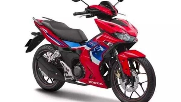 The yearly updated Honda Supra GTR 150 now comes with a new and sportier-looking front-end design.
