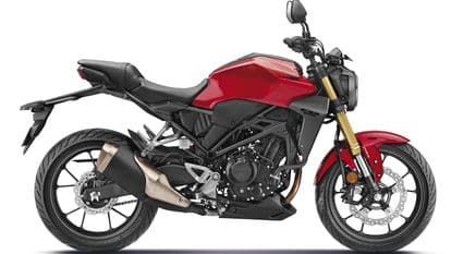 Honda unveiled the new BS 6-compliant CB300R for the Indian market at the recently held IBW. The prices for this model are not available yet, however, the company will roll out the pricing in January.