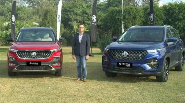 MG Hector 2021 (left) flanked by MG Hector Plus on either side.
