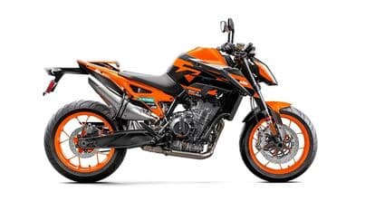 The motorcycle features the swanky looking orange paint theme along with black highlights.