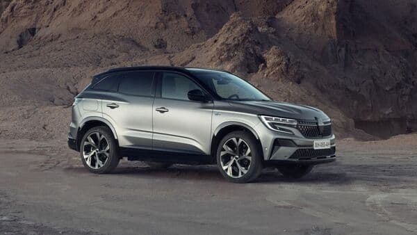 Renault has unveiled its new compact SUV Austral for global markets.