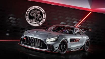Mercedes-AMG GT Track Series breaks cover with a more aggressive body kit, four-way adjustable Bilstein dampers, a Hewland HLS six-speed sequential racing transmission, as well as an upgraded 4.0-litre twin-turbocharged V8 engine.