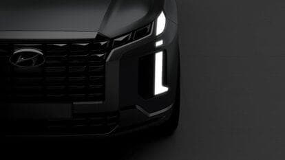 Hyundai Palisade facelift to make global debut at New York Auto Show on April 13, along with Kia Telluride facelift SUV.