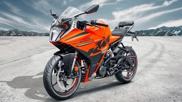 Bajaj Auto has listed the RC390 motorcycle with updated specifications and features.&nbsp;