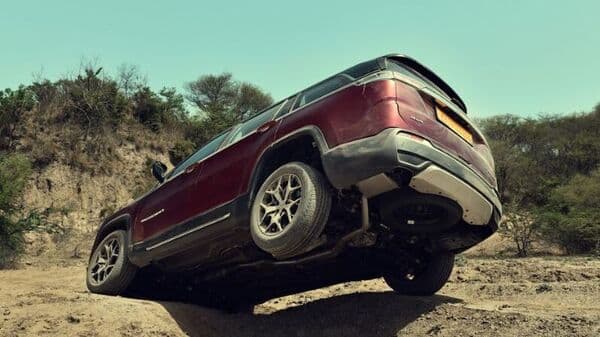 Jeep Meridian gets a move on regardless of the size and scale of obstacles.