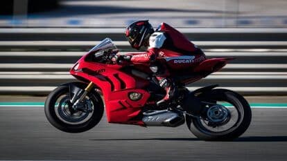 2023 Ducati Panigale V4 breaks cover with added electronics.&nbsp;
