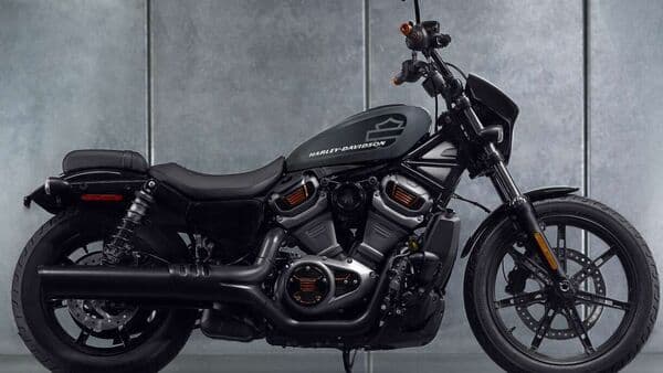 The new Harley-Davidson Nightster runs on a 60° liquid-cooled V-twin Revolution Max 975T engine.&nbsp;