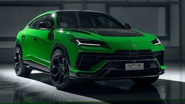 Lamborghini Urus Performante gets cosmetic as well as mechanical upgrades over the outgoing Urus.&nbsp;