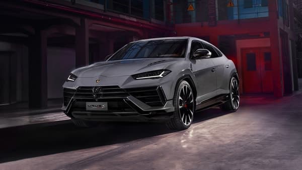 Under the hood, the Lamborghini Urus S will get a 4.0-litre V8 twin-turbo engine. The SUV comes with a top speed of 305 kmph and can sprint from zero to 100 kmph in just 3.5 seconds.