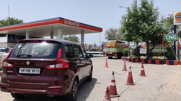 File photo: Ertiga CNG waiting for its turn at a CNG fuel station just outside of Jaipur.