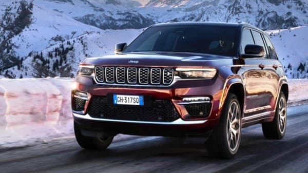 Jeep India had earlier announced that the new generation Grand Cherokee SUV will be launched on November 11.