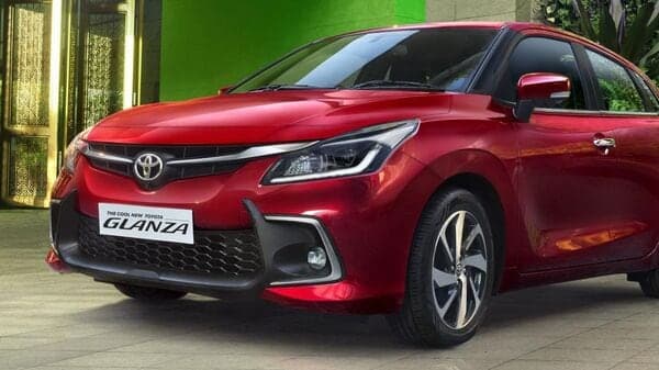Toyota Motor has launched the CNG version of Glanza hatchback at a starting price of  <span class='webrupee'>₹</span>8.43 lakh (ex-showroom).