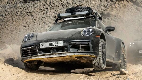 Porsche 911 Dakar in Dubai being tested on loose surfaces.