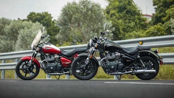 Royal Enfield will offer two versions. There is Super Meteor 650 and the Super Meteor 650 Tourer.