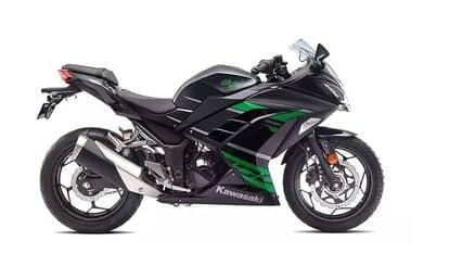 The 2022 Kawasaki Ninja 300 is now priced at  <span class='webrupee'>₹</span>3.30 lakh (ex-showroom, India) after the discount 