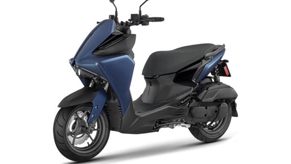 Yamaha Augur premium scooter gets a sharp and contoured look.
